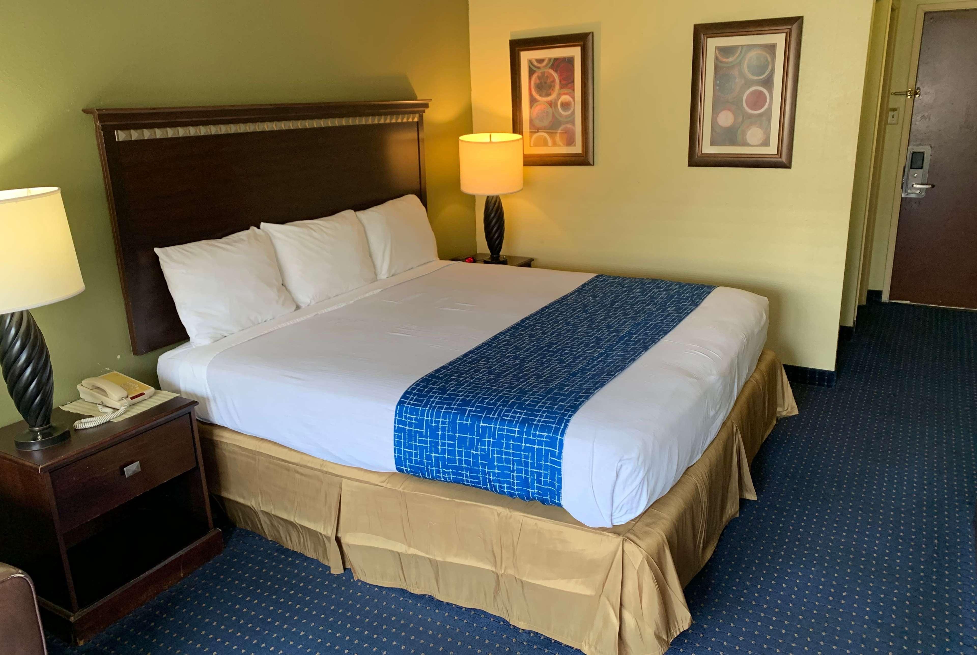 Travelodge By Wyndham Odessa Exterior photo