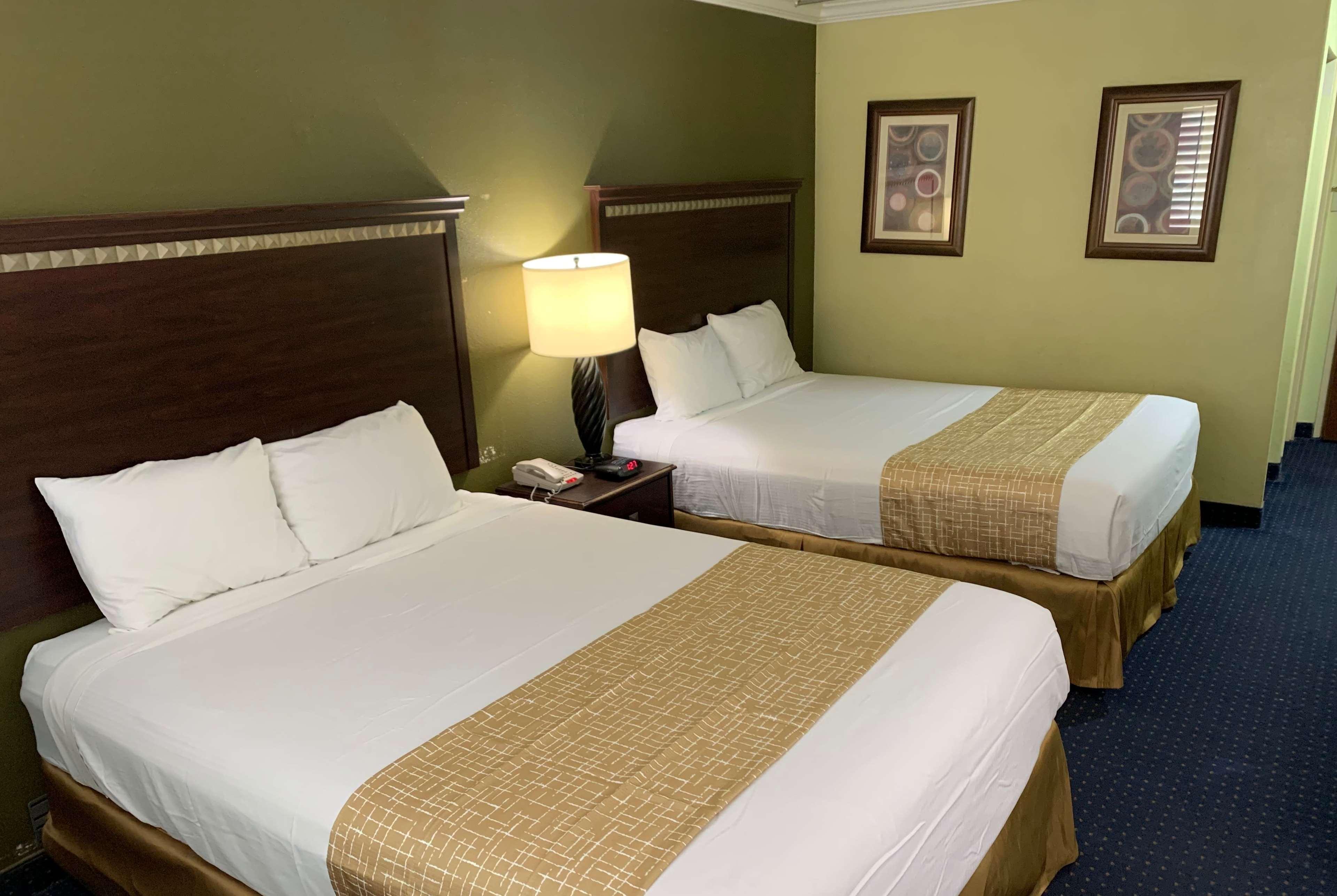 Travelodge By Wyndham Odessa Exterior photo