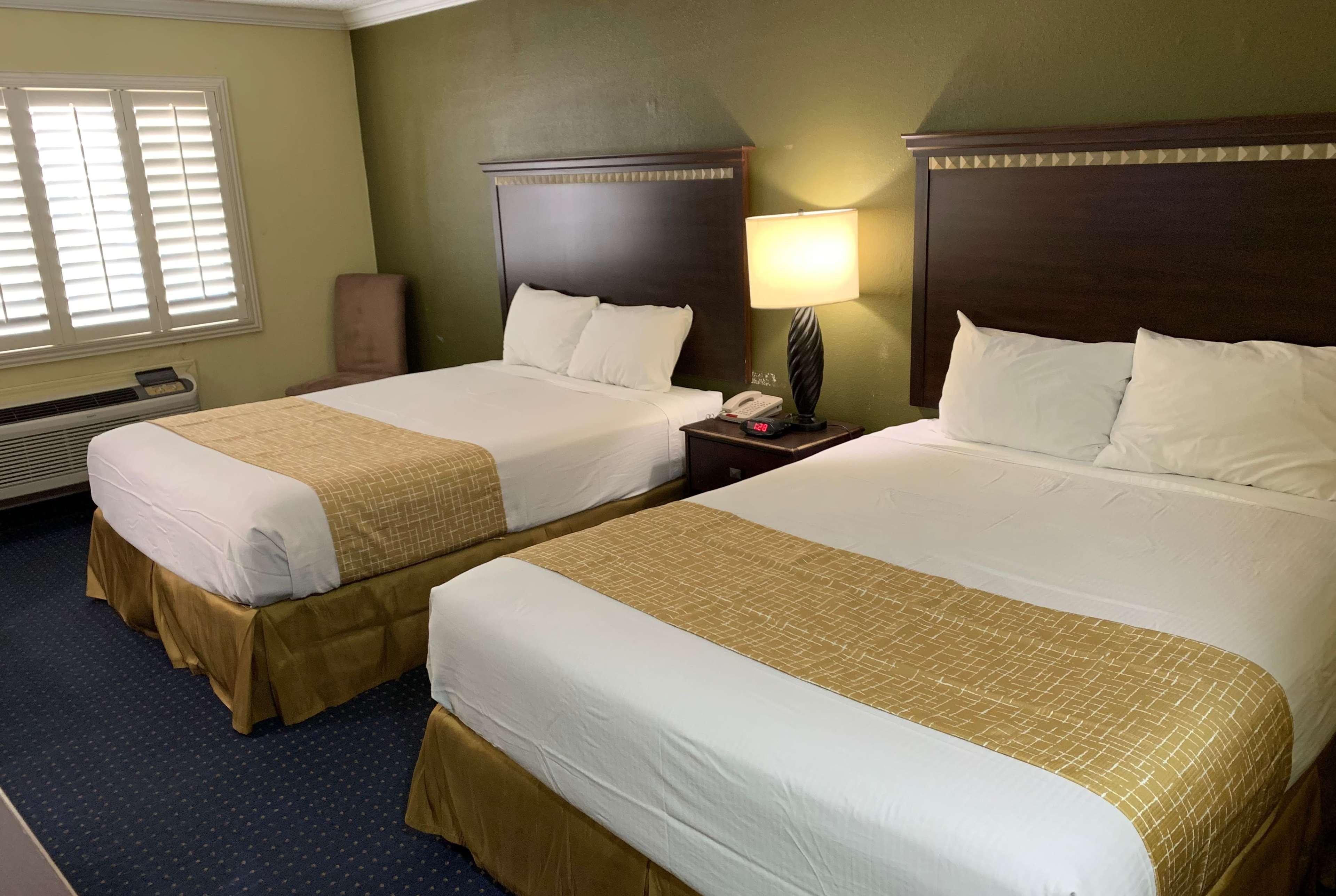 Travelodge By Wyndham Odessa Exterior photo
