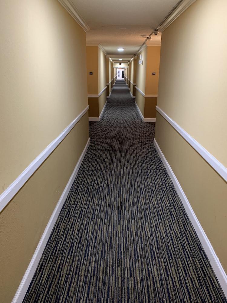 Travelodge By Wyndham Odessa Exterior photo