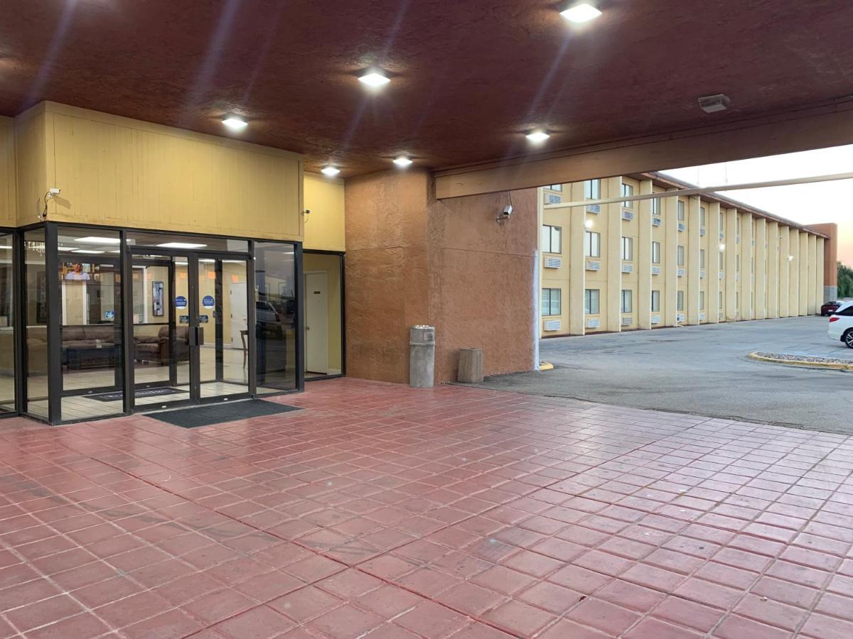 Travelodge By Wyndham Odessa Exterior photo